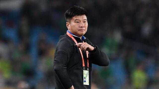 星空体育app下载-李霄鹏离开影响武汉保级 菜鸟李金羽能否担重任？